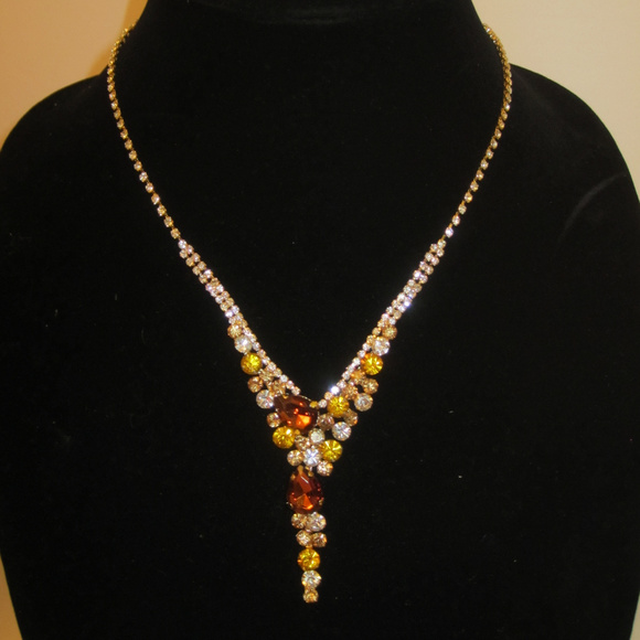 Crystal Topaz Rhinestone Set Dangle Drop Earrings - Picture 3 of 8